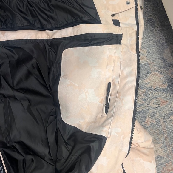 Superdry Snow Luxe Jacket and pants - Picture 12 of 15